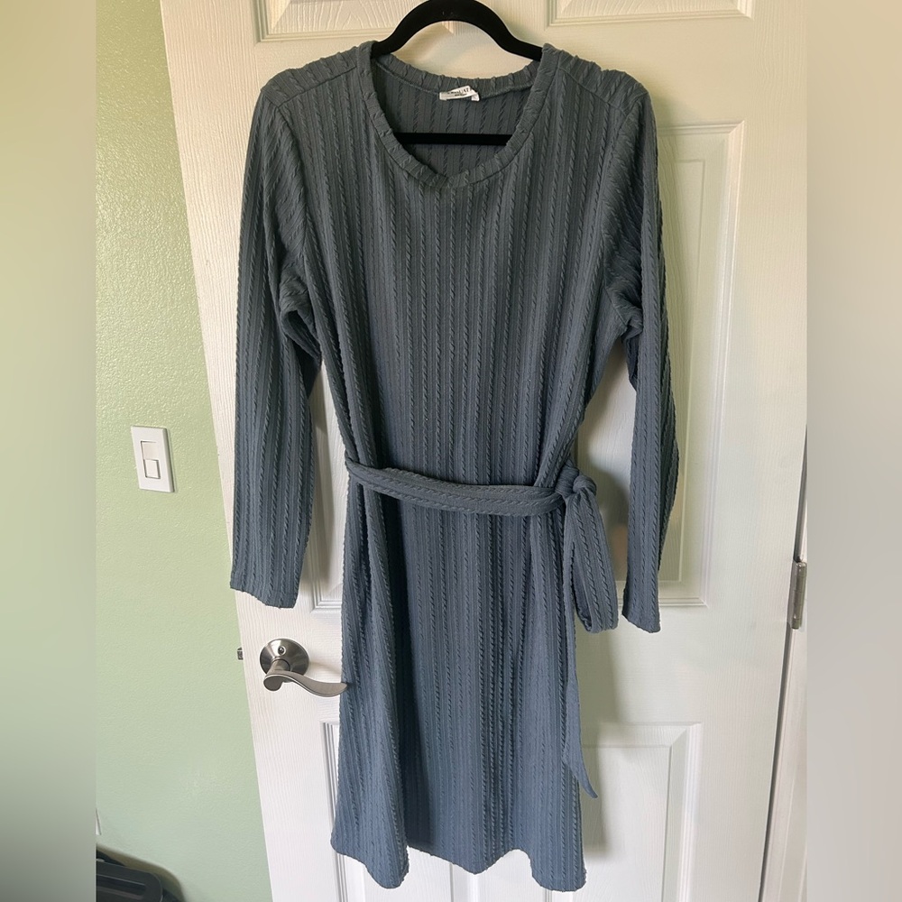 Cable knit dress with belt